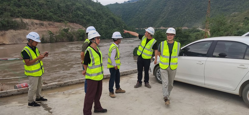 1592991887318330.jpg 檢查施工現(xiàn)場(chǎng).jpg