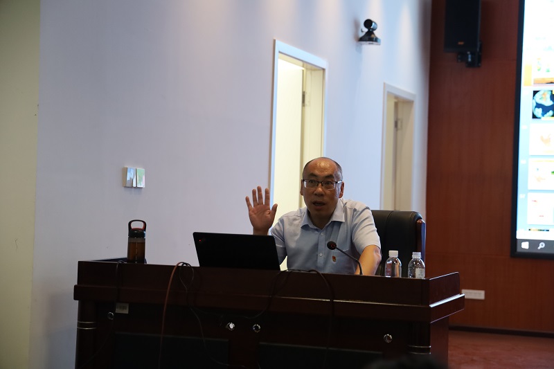 1593568886268938.jpg 甘教授用數(shù)據(jù)說(shuō)理.JPG