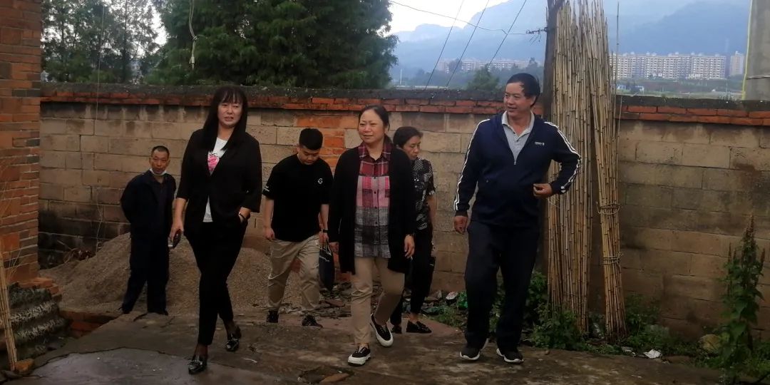 1662349155208169.jpg 郭玲帶隊到工業(yè)公司開展綜合大檢查及“送清涼”慰問活動2.jpg